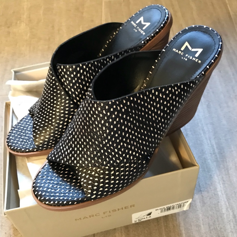 Marc Fisher black/white mule - size 9